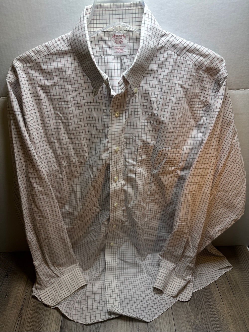 Brooks Brothers Traditional Fit Non Iron Button Up Men’s Black Red Check 16.5 35